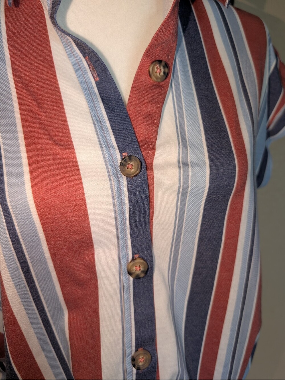 True Self Tie Hem Red White Blue Button Down Shirt - Picture 2 of 8